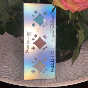 The Crème Shop-Halo Lovely Powder Highlighter (3)